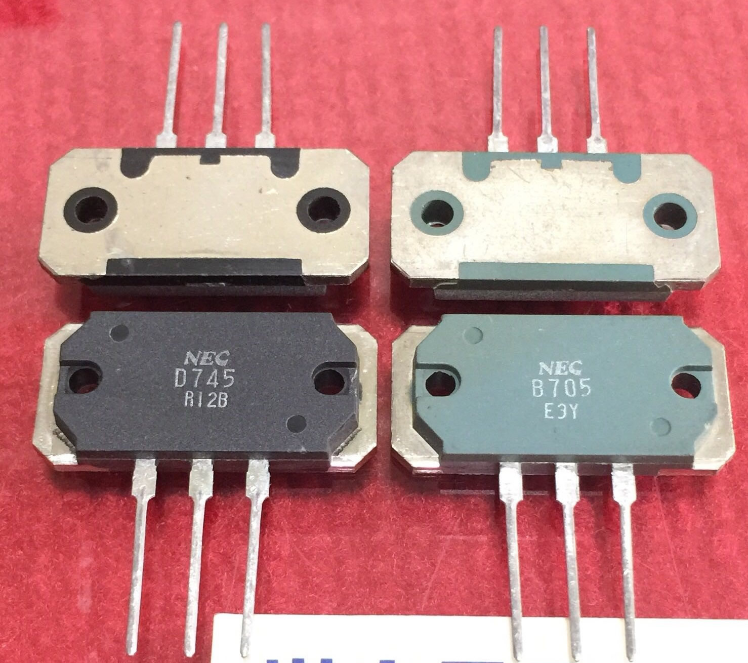 2SD745 2SB705 D745 B705 New Original NEC pair